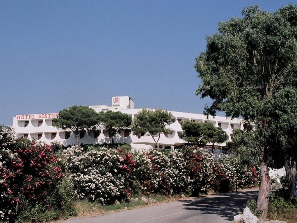 Hotel Sinuessa Terme มอนดราโกเน ภายนอก รูปภาพ