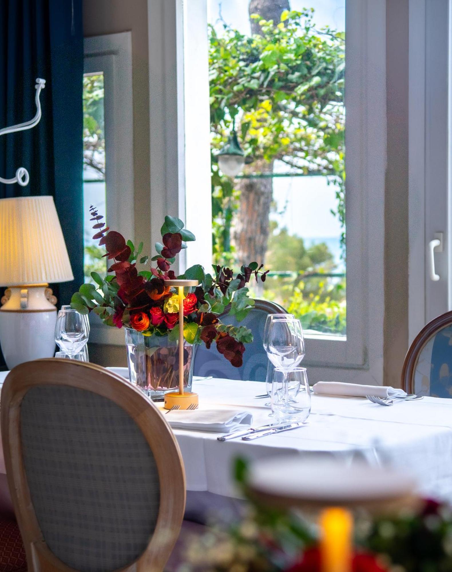 Hotel Sinuessa Terme มอนดราโกเน ภายนอก รูปภาพ