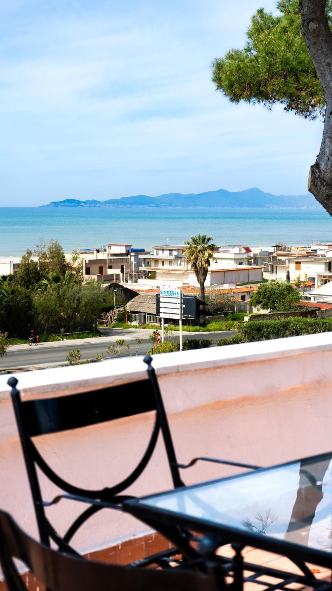 Hotel Sinuessa Terme มอนดราโกเน ภายนอก รูปภาพ
