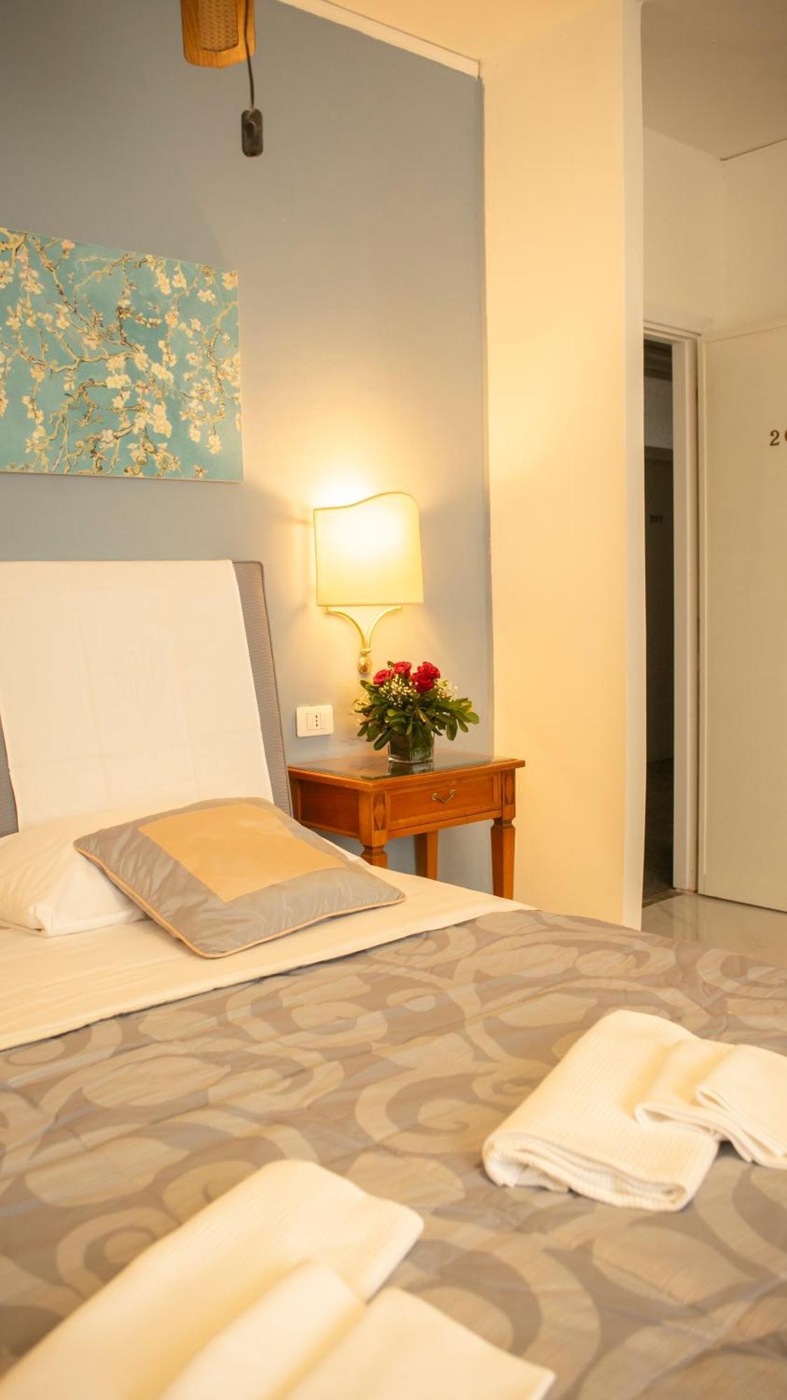 Hotel Sinuessa Terme มอนดราโกเน ภายนอก รูปภาพ