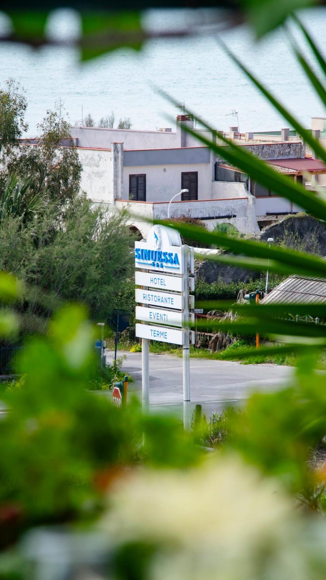 Hotel Sinuessa Terme มอนดราโกเน ภายนอก รูปภาพ