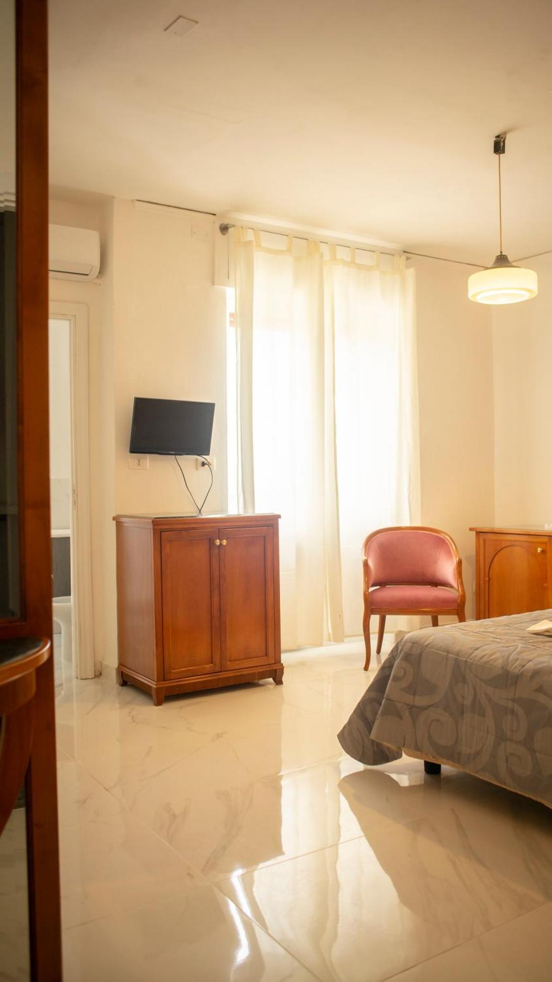 Hotel Sinuessa Terme มอนดราโกเน ภายนอก รูปภาพ
