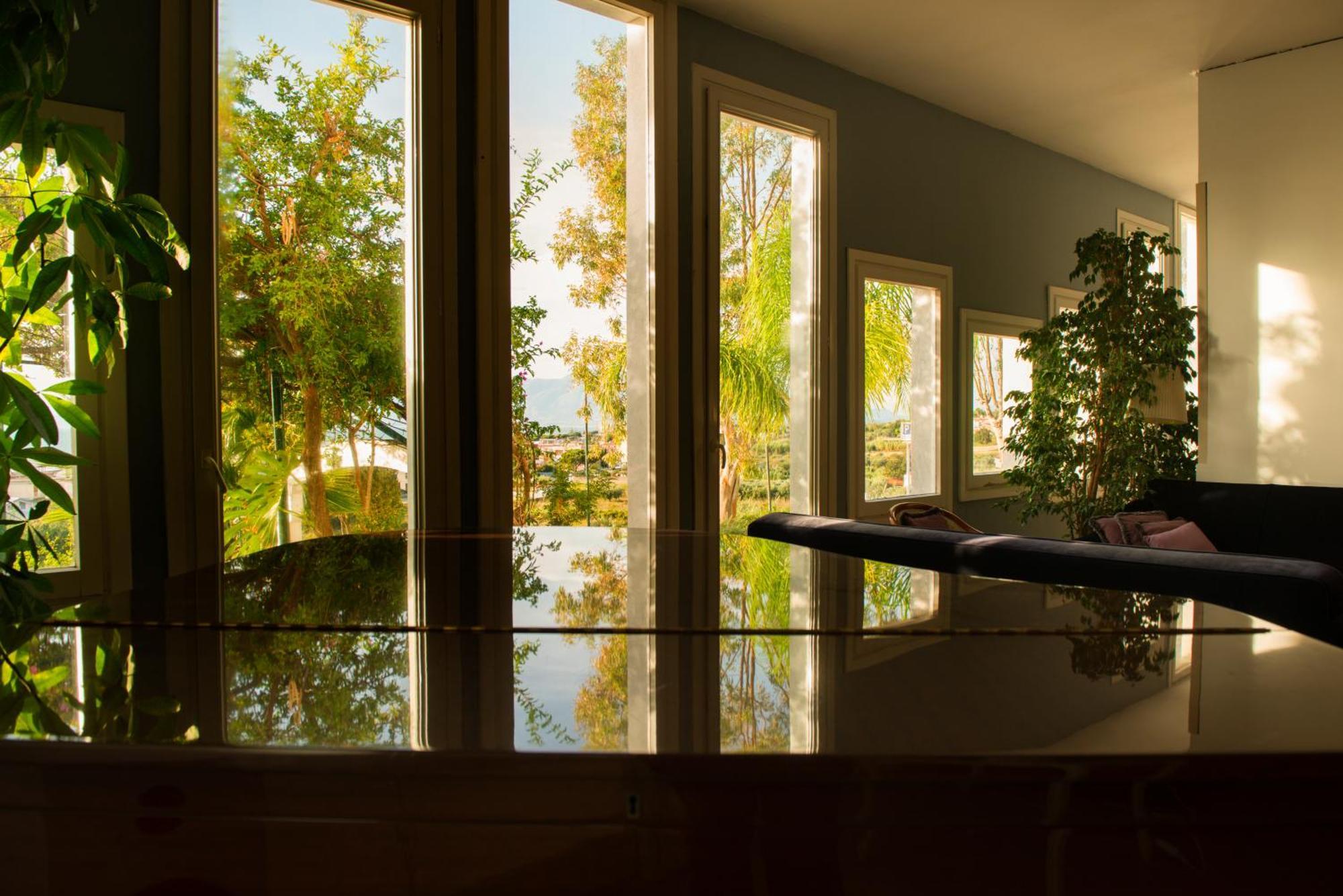 Hotel Sinuessa Terme มอนดราโกเน ภายนอก รูปภาพ