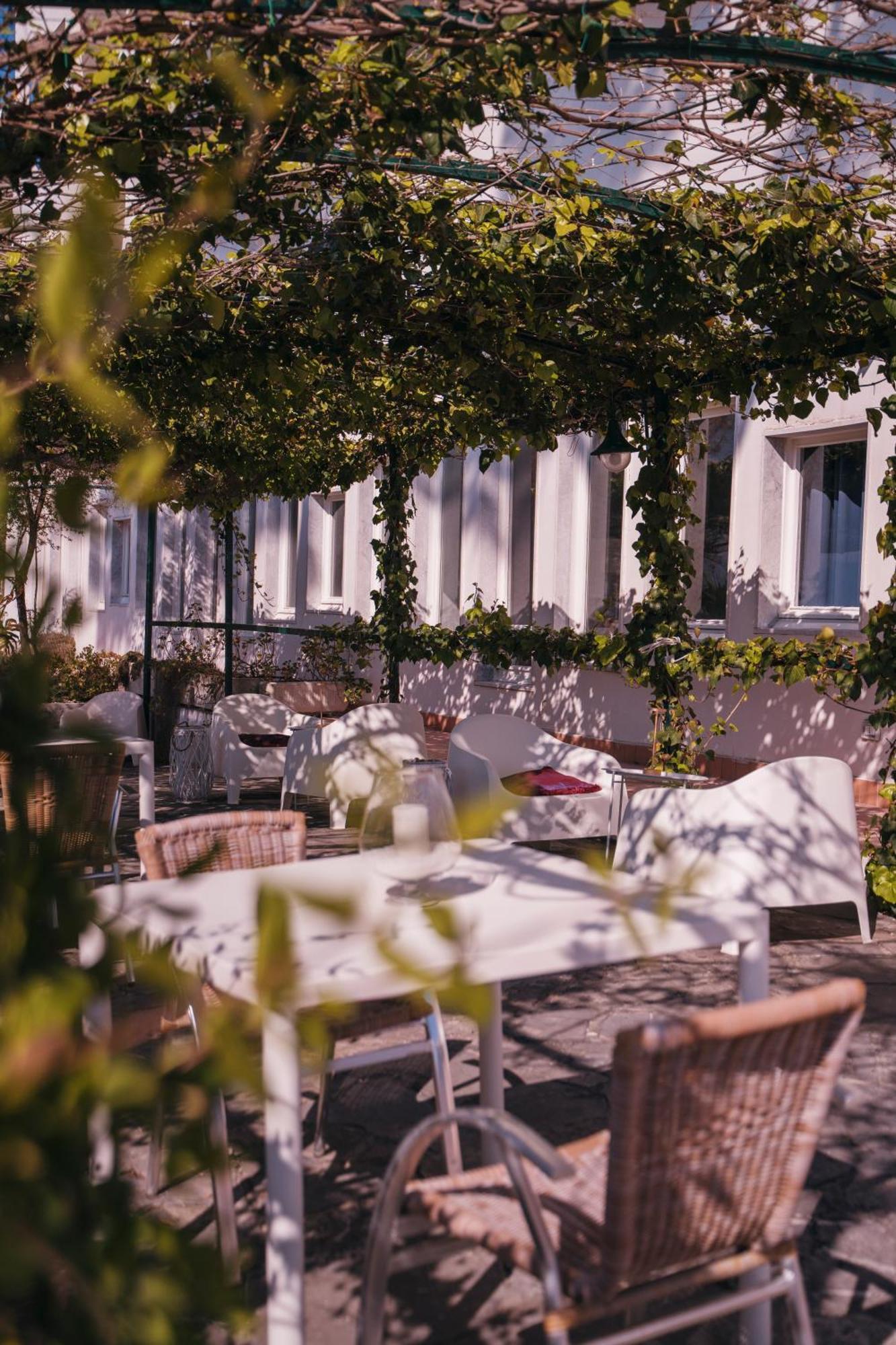 Hotel Sinuessa Terme มอนดราโกเน ภายนอก รูปภาพ