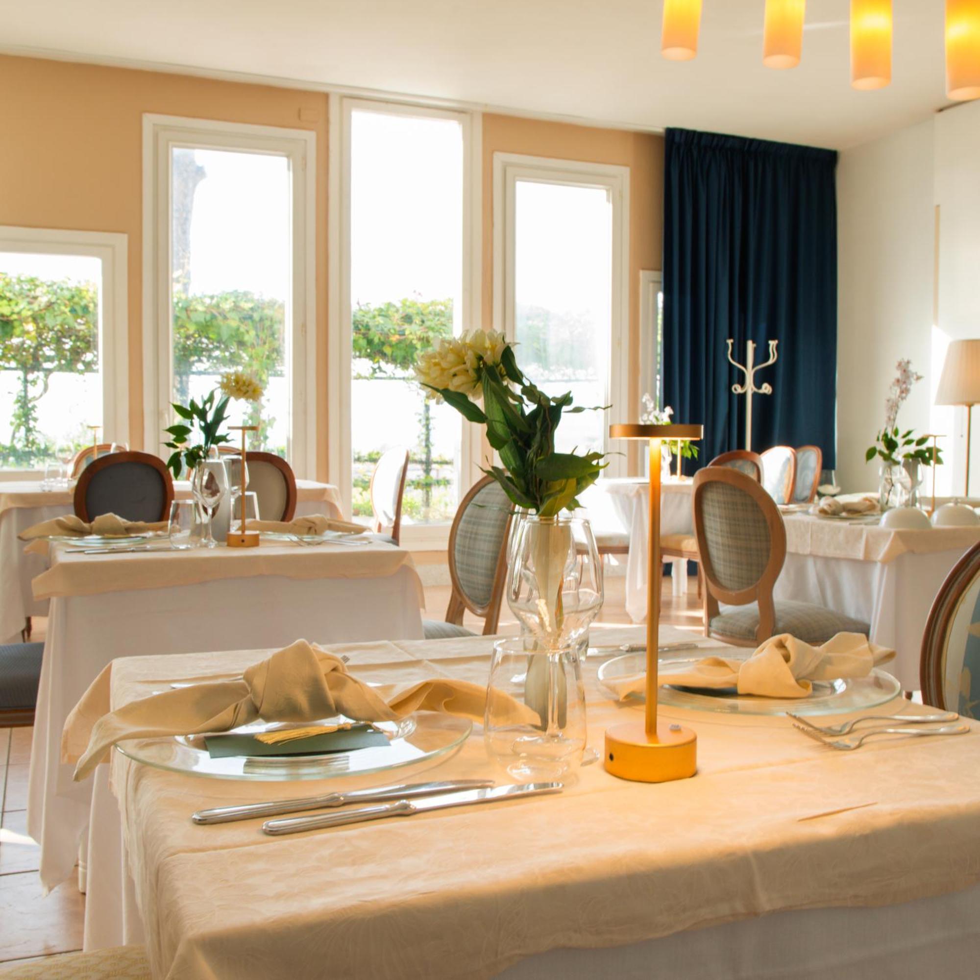 Hotel Sinuessa Terme มอนดราโกเน ภายนอก รูปภาพ